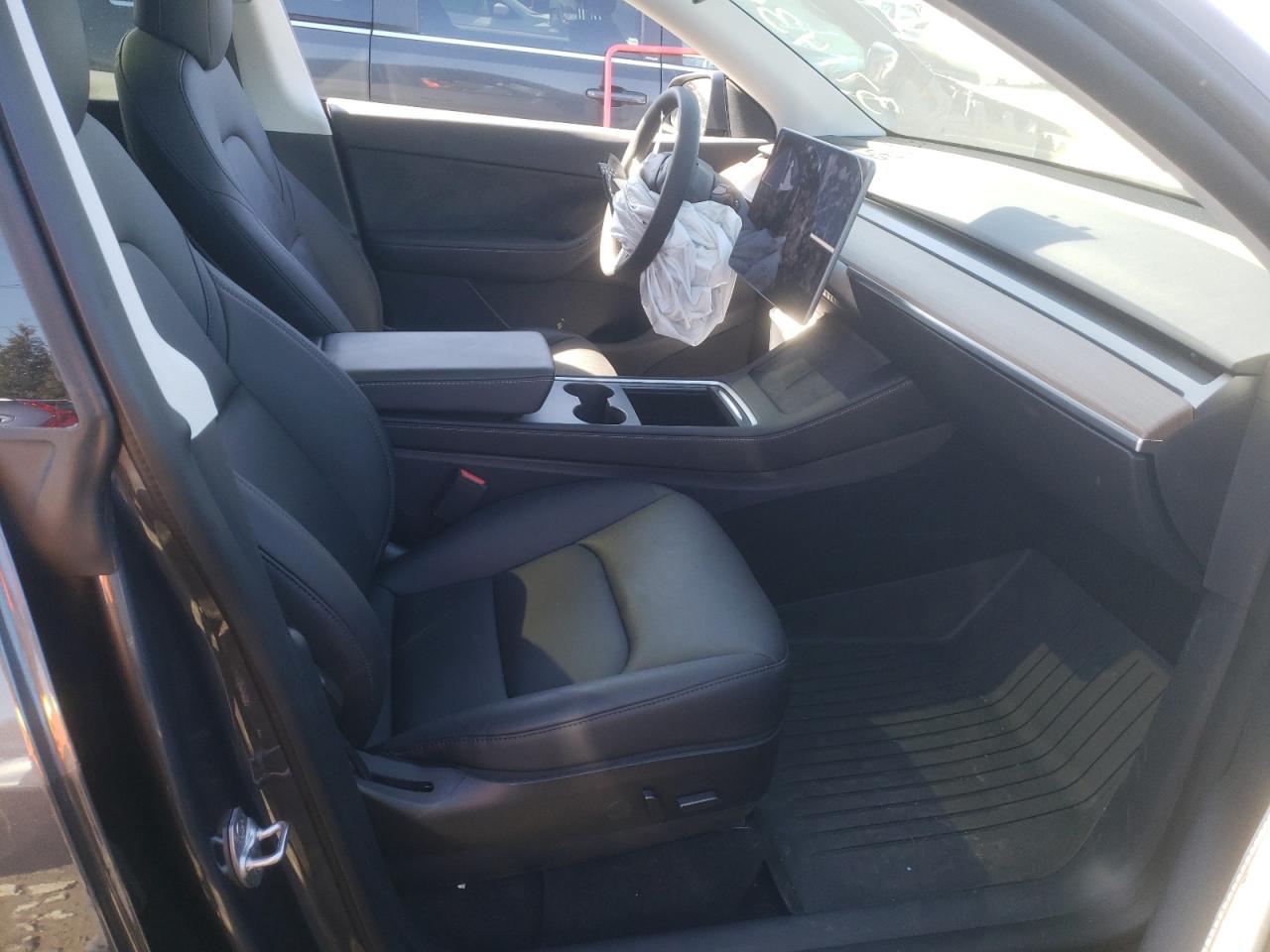Photo 5 from auction – 2021 TESLA MODEL Y with VIN 5YJYGDEE7MF254239