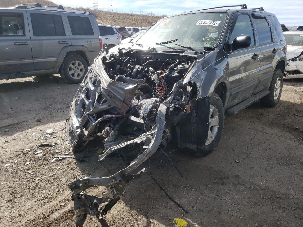 Photo 2 from auction – 2005 FORD ESCAPE XLT with VIN 1FMYU03105DA10860
