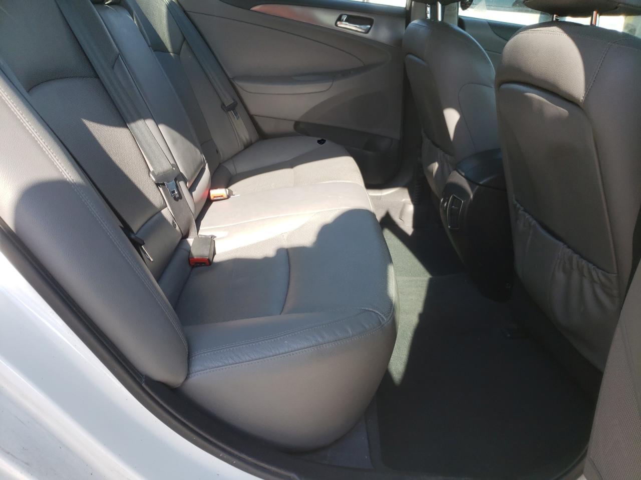 Photo 6 from auction – 2013 HYUNDAI SONATA HYB with VIN KMHEC4A43DA090441