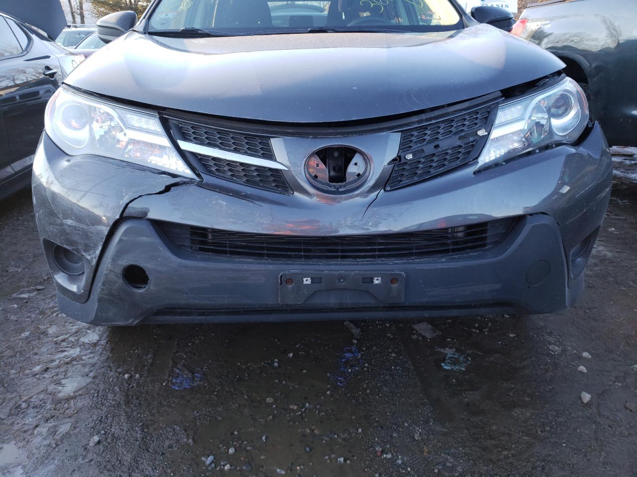 Photo 9 from auction – 2015 TOYOTA RAV4 LE with VIN JTMBFREV0FJ046298