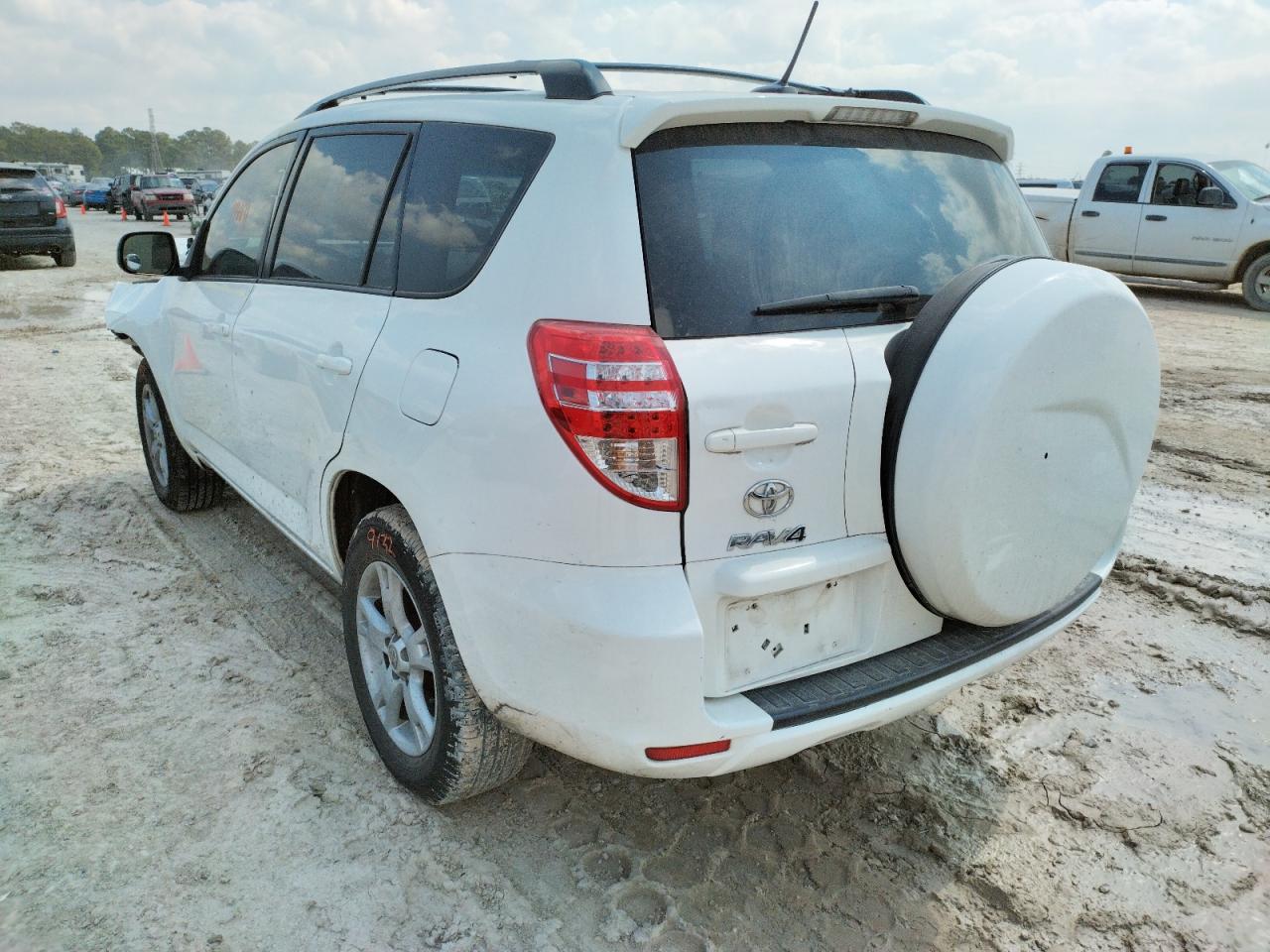 Photo 3 from auction – 2012 TOYOTA RAV4 with VIN 2T3ZK4DV4CW019200