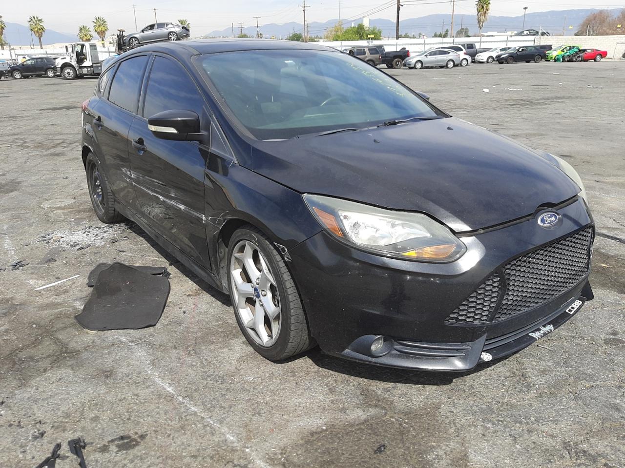 FORD FOCUS ST 2014 مع رقم تعريف المركبة 1FADP3L94EL363499 - صورة من المزاد