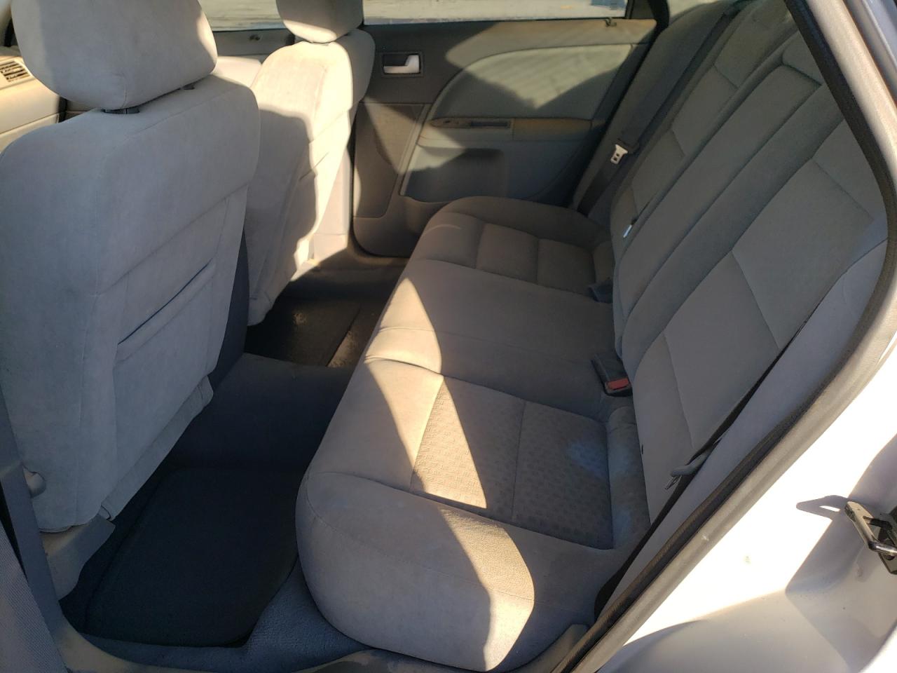 Photo 6 from auction – 2005 FORD FIVE HUNDR with VIN 1FAFP23185G122745