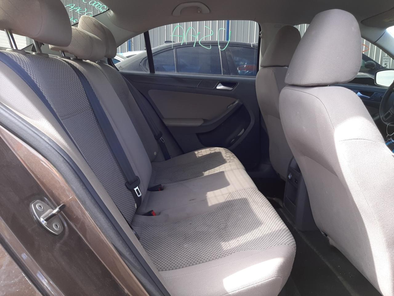 Photo 6 from auction – 2014 VOLKSWAGEN JETTA BASE with VIN 3VW2K7AJ5EM255196