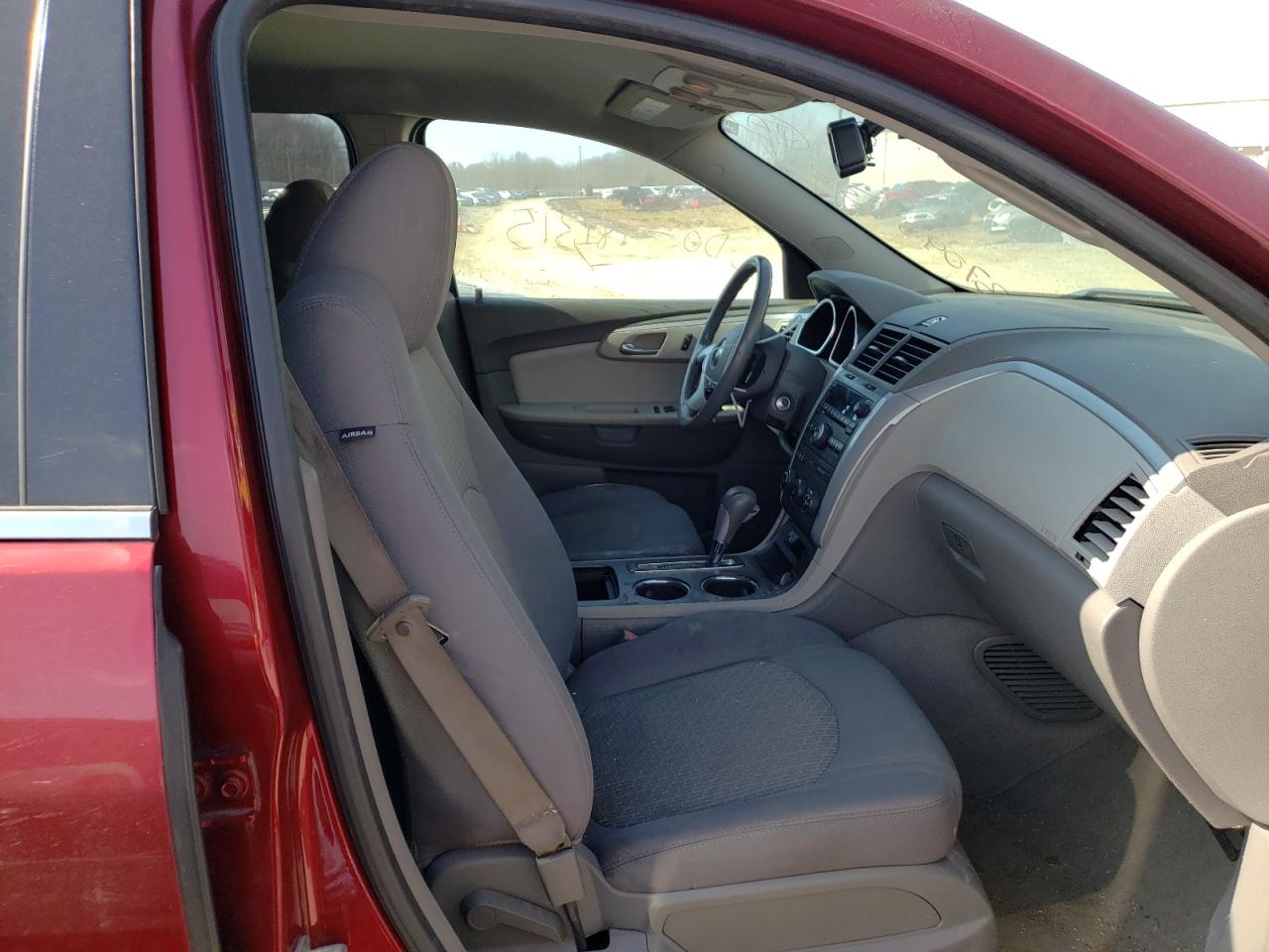 Photo 5 from auction – 2010 CHEVROLET TRAVERSE L with VIN 1GNLVFED8AS130635