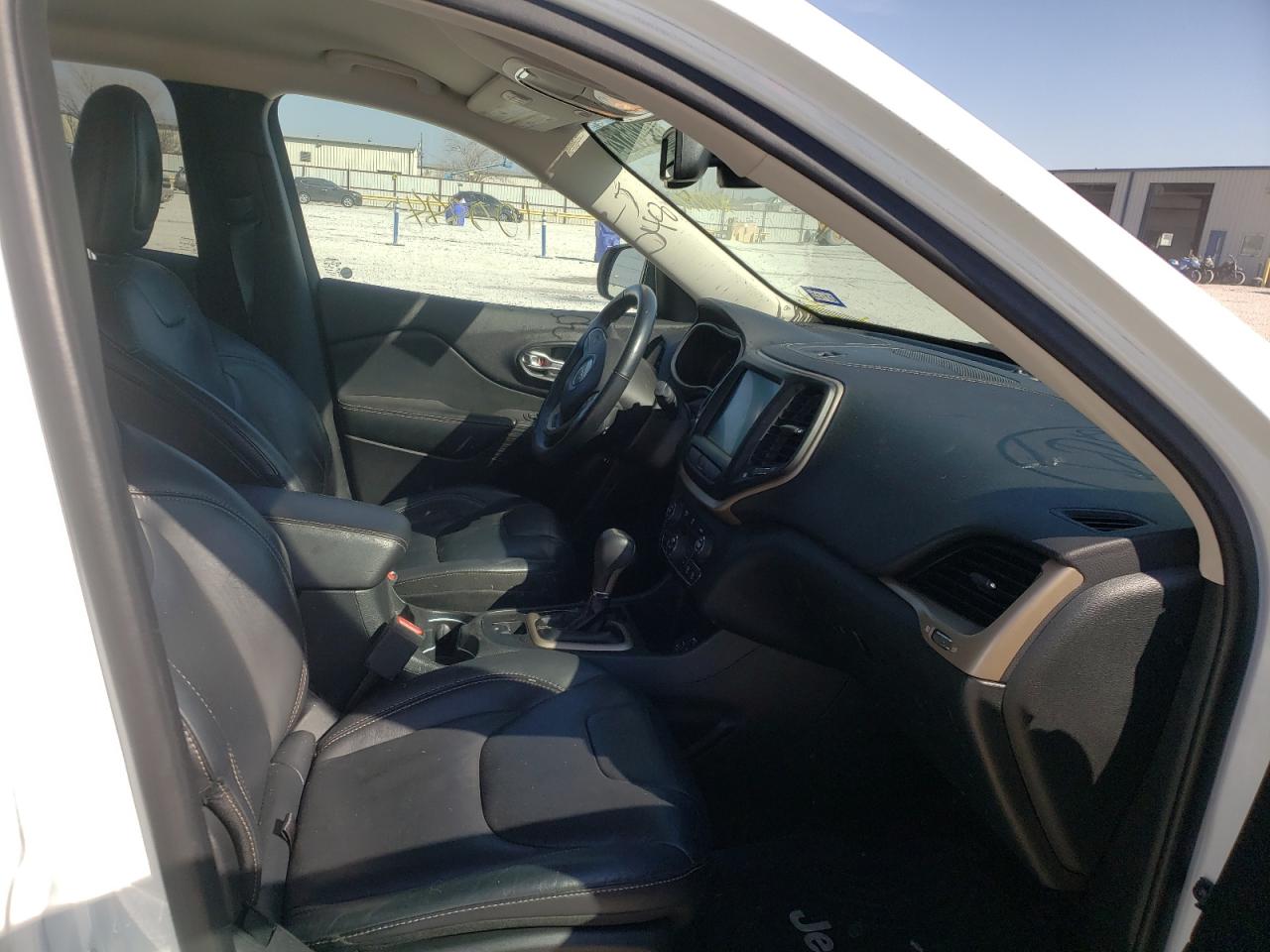Photo 5 from auction – 2016 JEEP CHEROKEE L with VIN 1C4PJLDB5GW307048