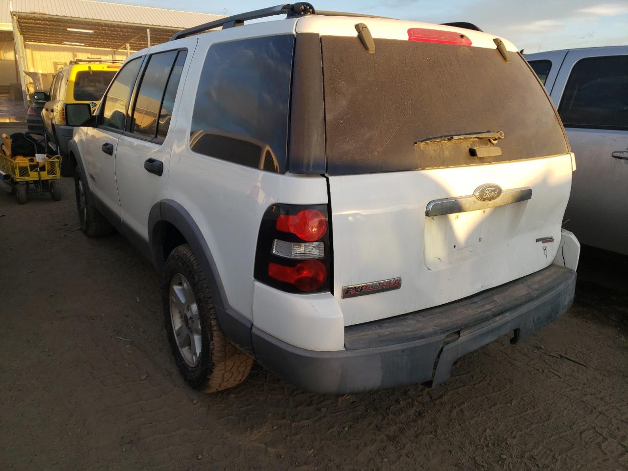 Фото 3 с аукциона – 2006 FORD EXPLORER X с VIN 1FMEU73836UB08873