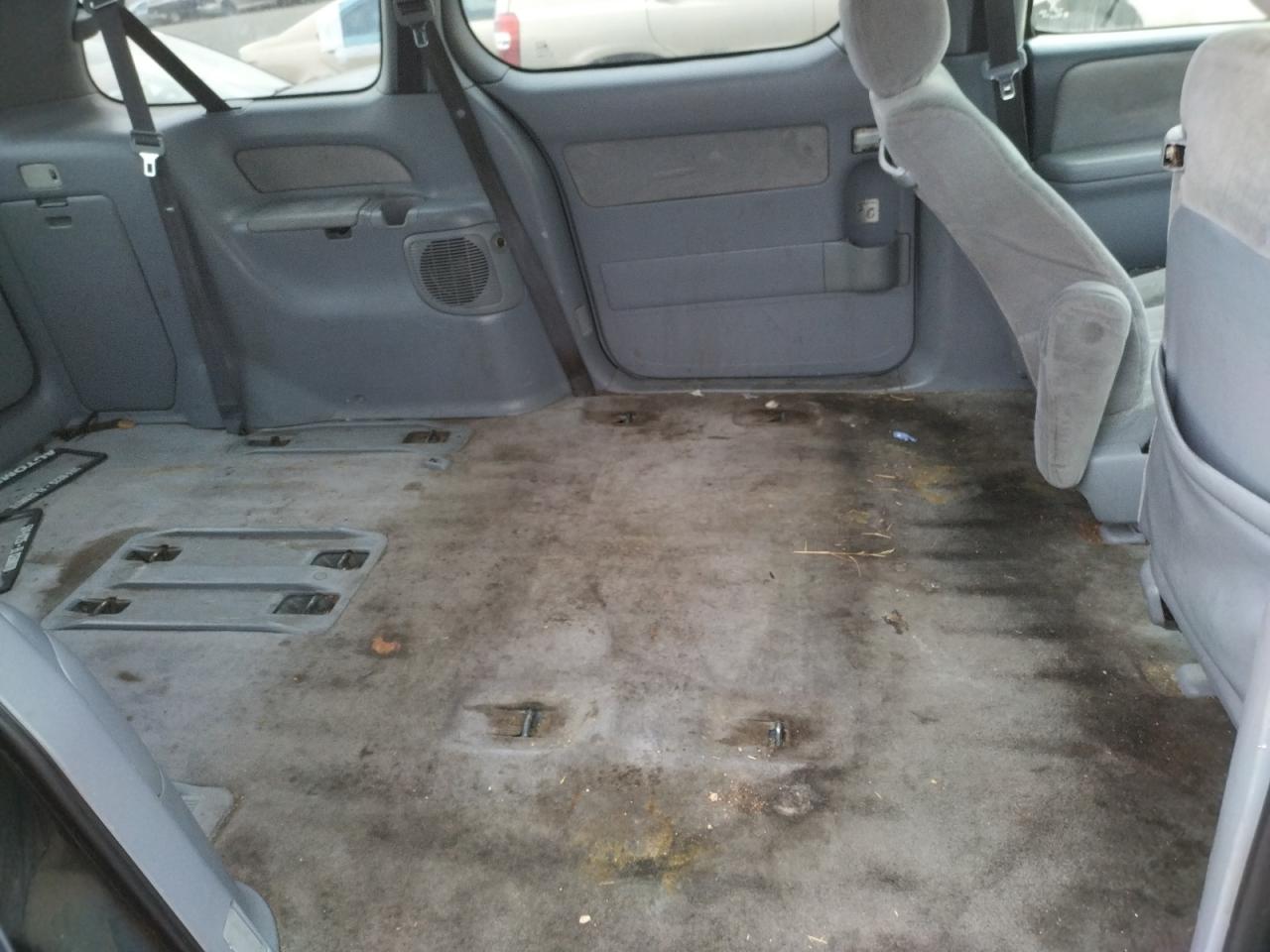 Photo 6 from auction – 2001 TOYOTA SIENNA CE with VIN 4T3ZF19C61U410033