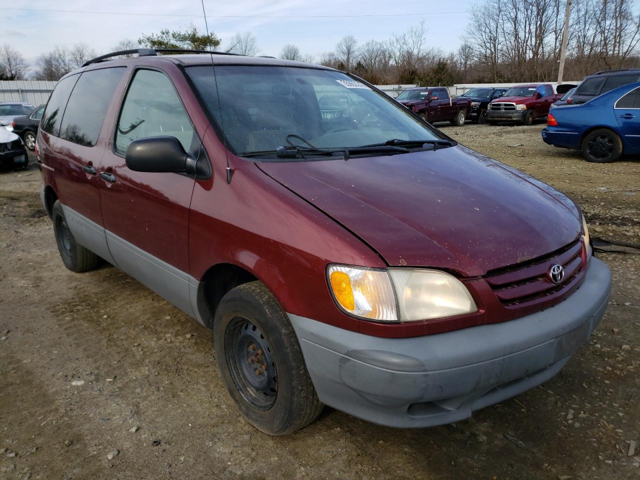 TOYOTA SIENNA LE 2001 with VIN 4T3ZF13C51U356992 - Photo from auction