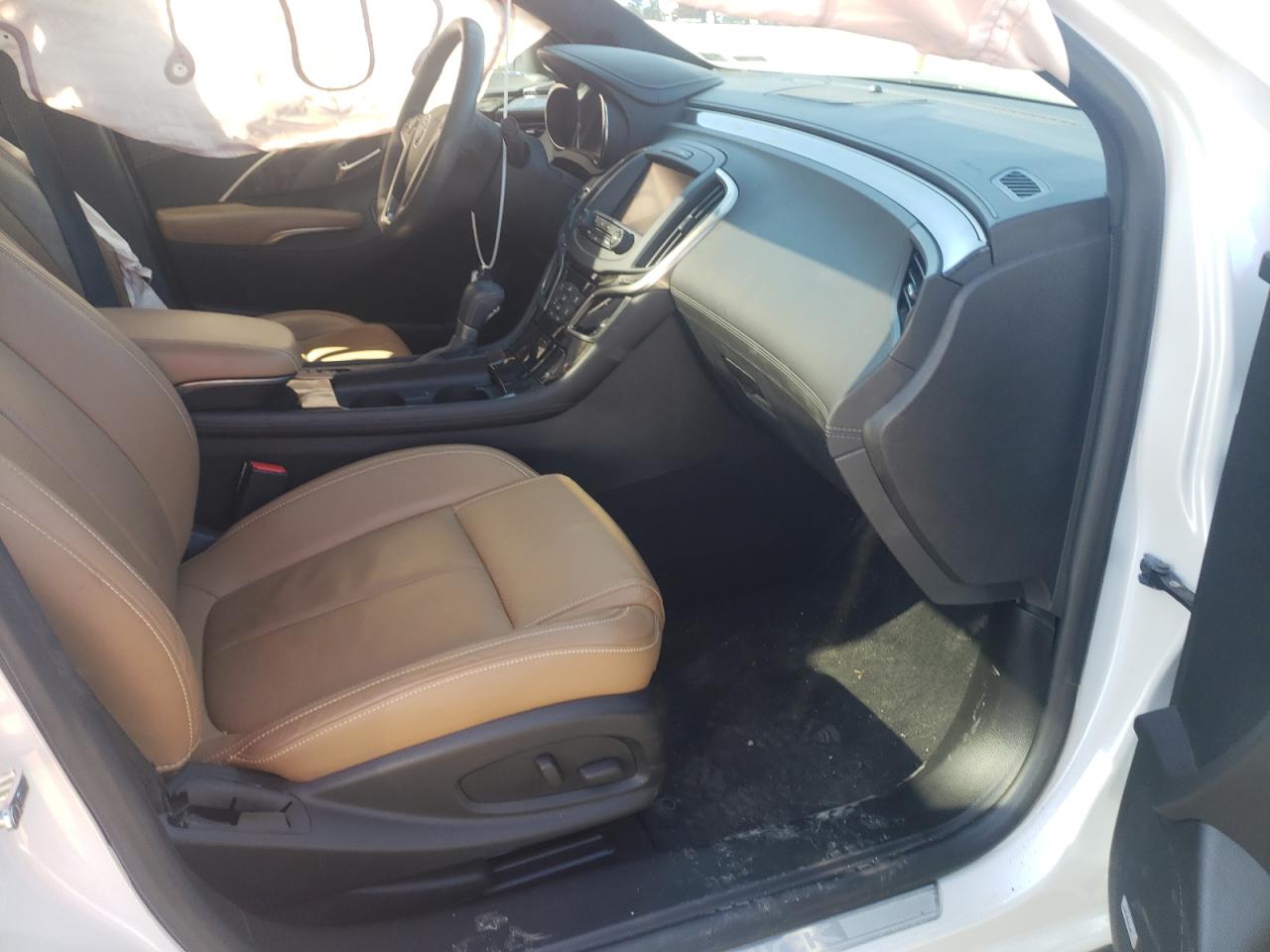 Photo 5 from auction – 2016 BUICK LACROSSE P with VIN 1G4GD5G36GF101885