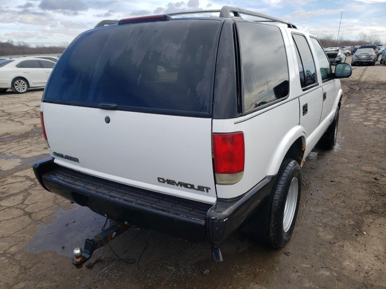 Photo 4 from auction – 1997 CHEVROLET BLAZER with VIN 1GNDT13W8V2150827