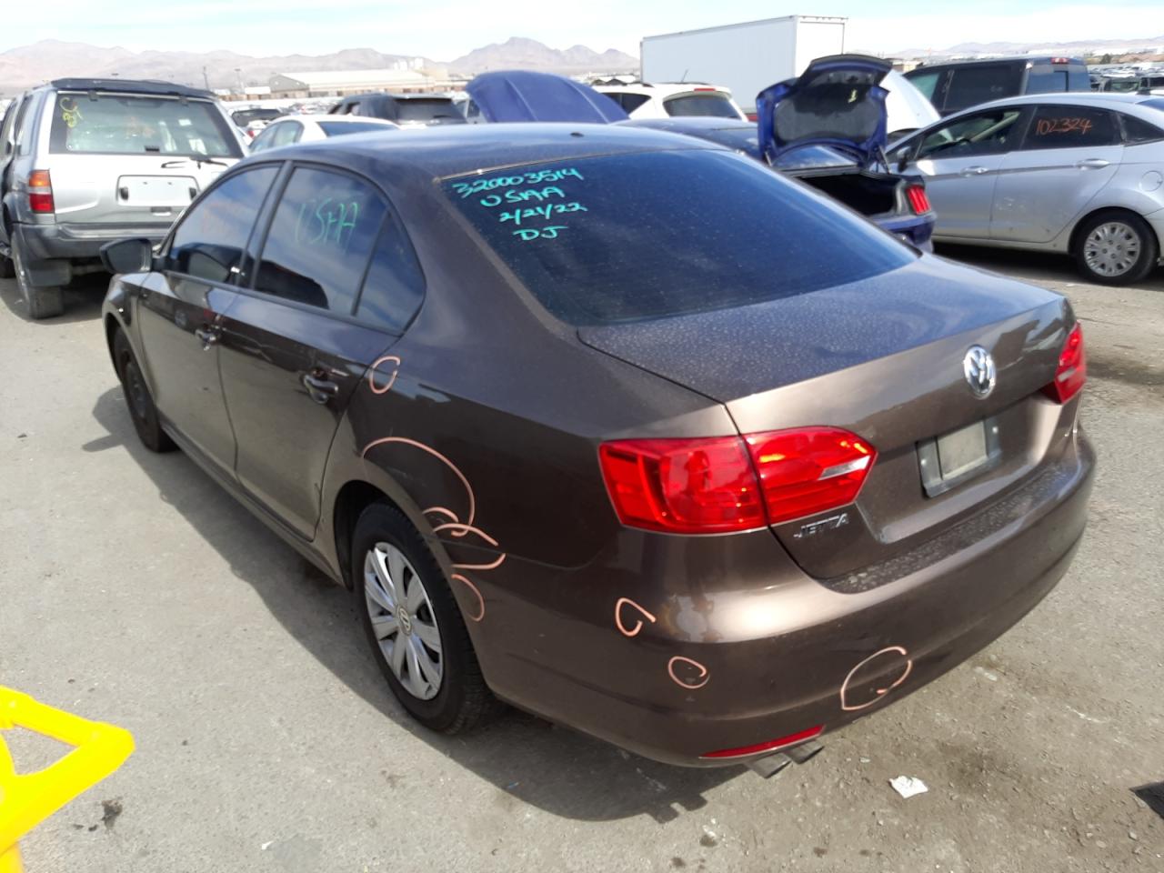 Photo 3 from auction – 2014 VOLKSWAGEN JETTA BASE with VIN 3VW2K7AJ5EM255196