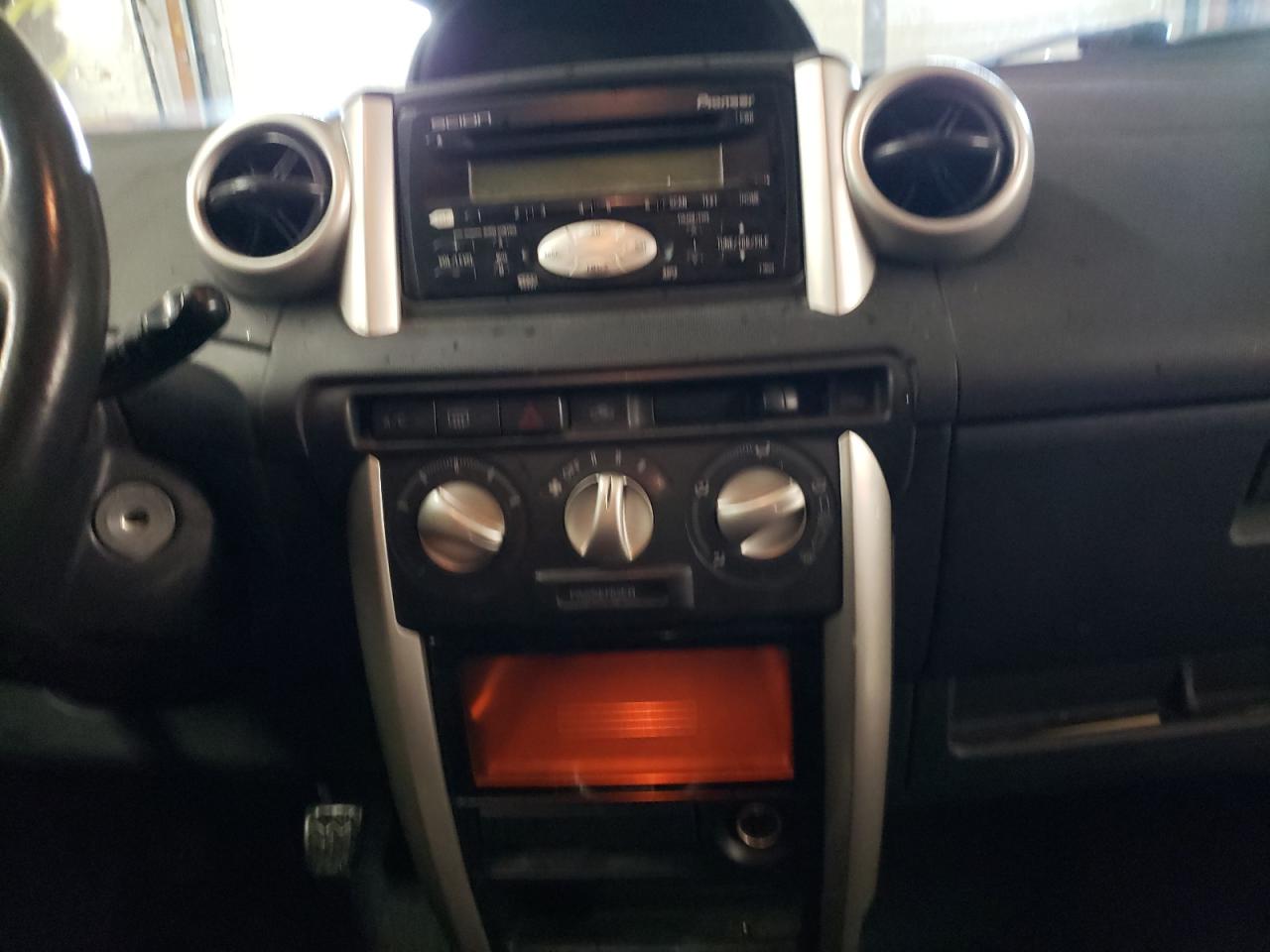 Photo 9 from auction – 2004 TOYOTA SCION XA with VIN JTKKT624340066334