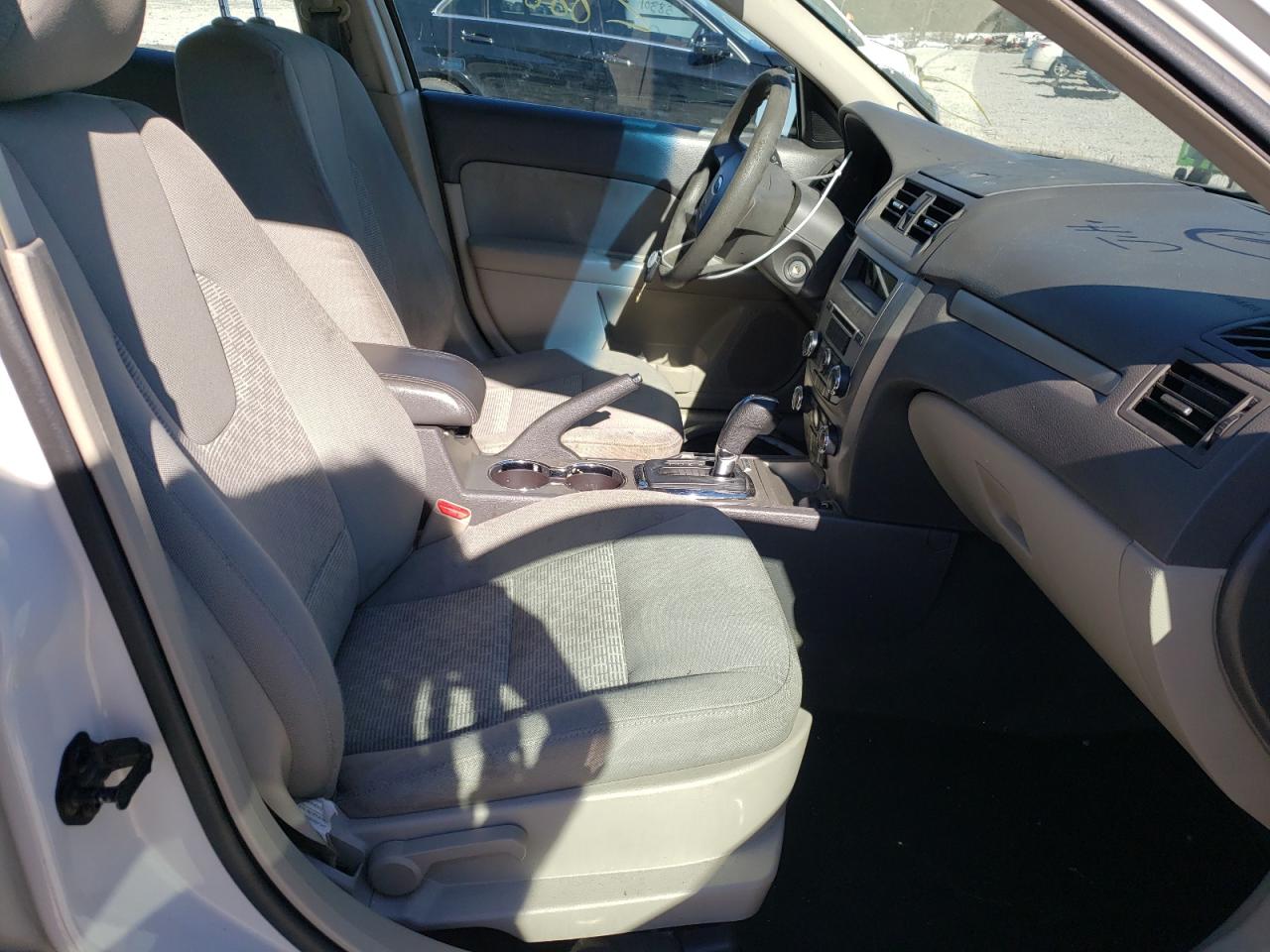 Photo 5 from auction – 2012 FORD FUSION SE with VIN 3FAHP0HA5CR219655
