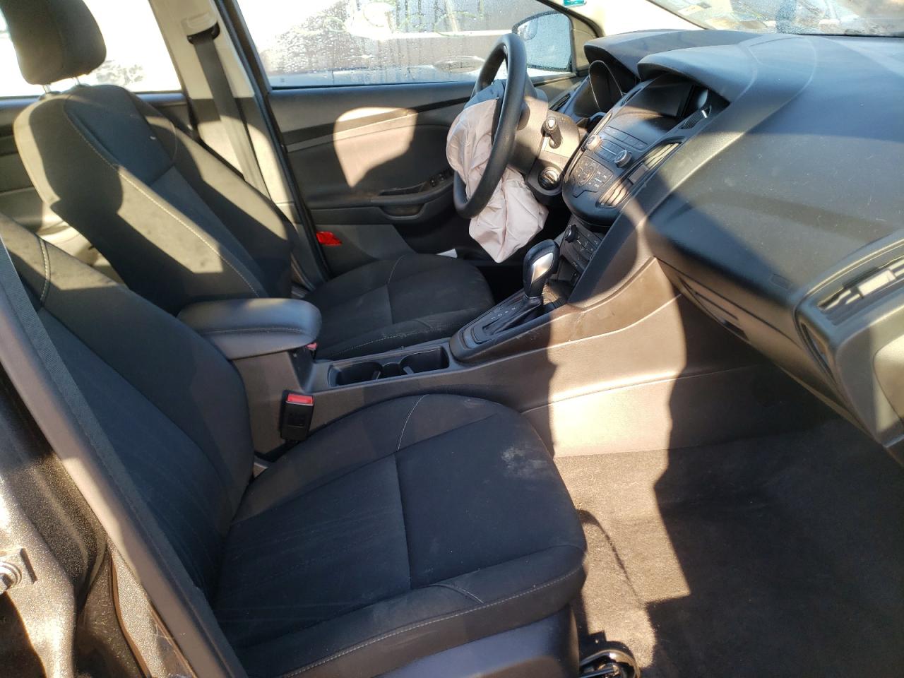 Photo 5 from auction – 2018 FORD FOCUS SE with VIN 1FADP3K25JL331756