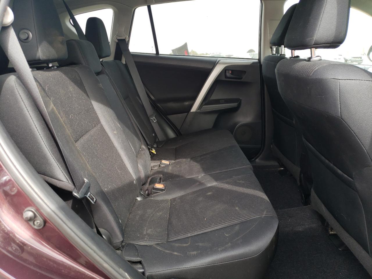 Photo 6 from auction – 2016 TOYOTA RAV4 LE with VIN 2T3ZFREV7GW286000