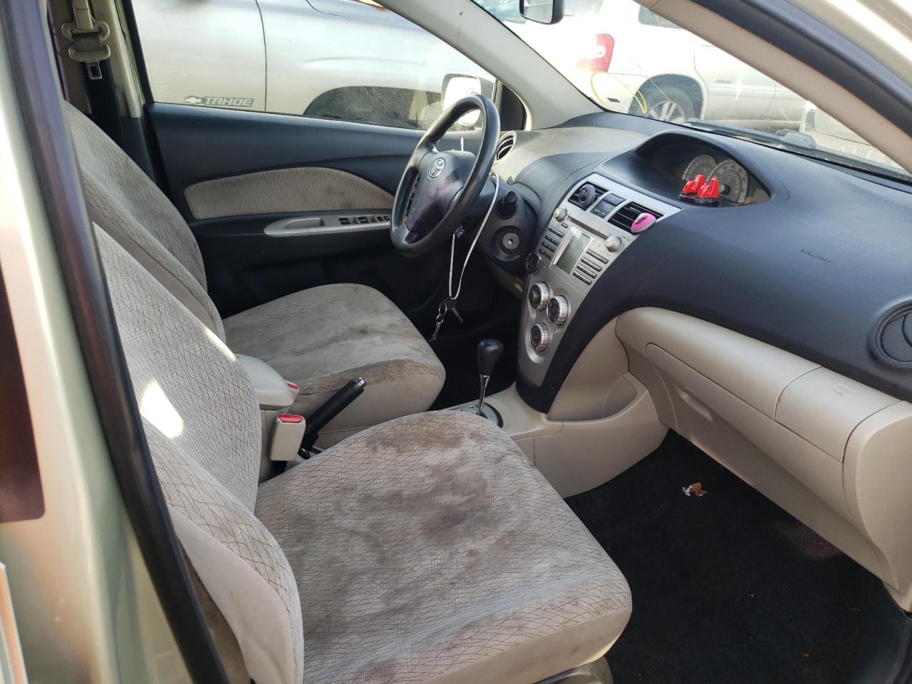Photo 5 from auction – 2007 TOYOTA YARIS with VIN JTDBT923071130392