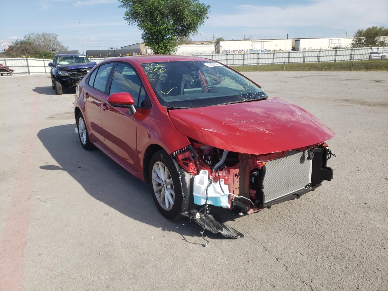 Photo 1 from auction – 2021 TOYOTA COROLLA LE with VIN 5YFVPMAE5MP248808