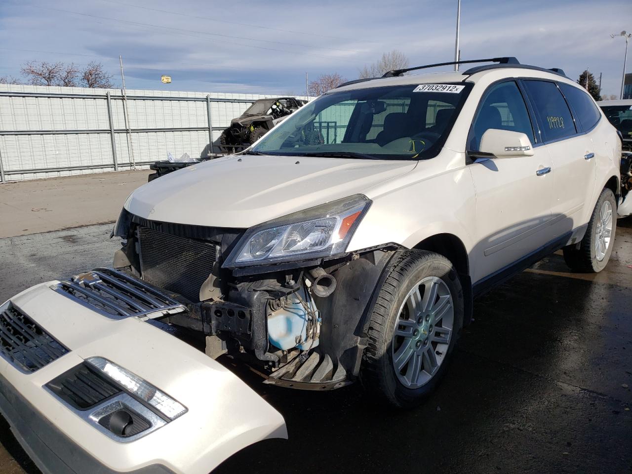 Photo 2 from auction – 2015 CHEVROLET TRAVERSE L with VIN 1GNKVGKD8FJ293241