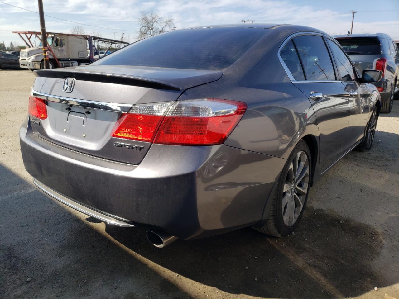Photo 4 from auction – 2015 HONDA ACCORD SPO with VIN 1HGCR2F59FA202941