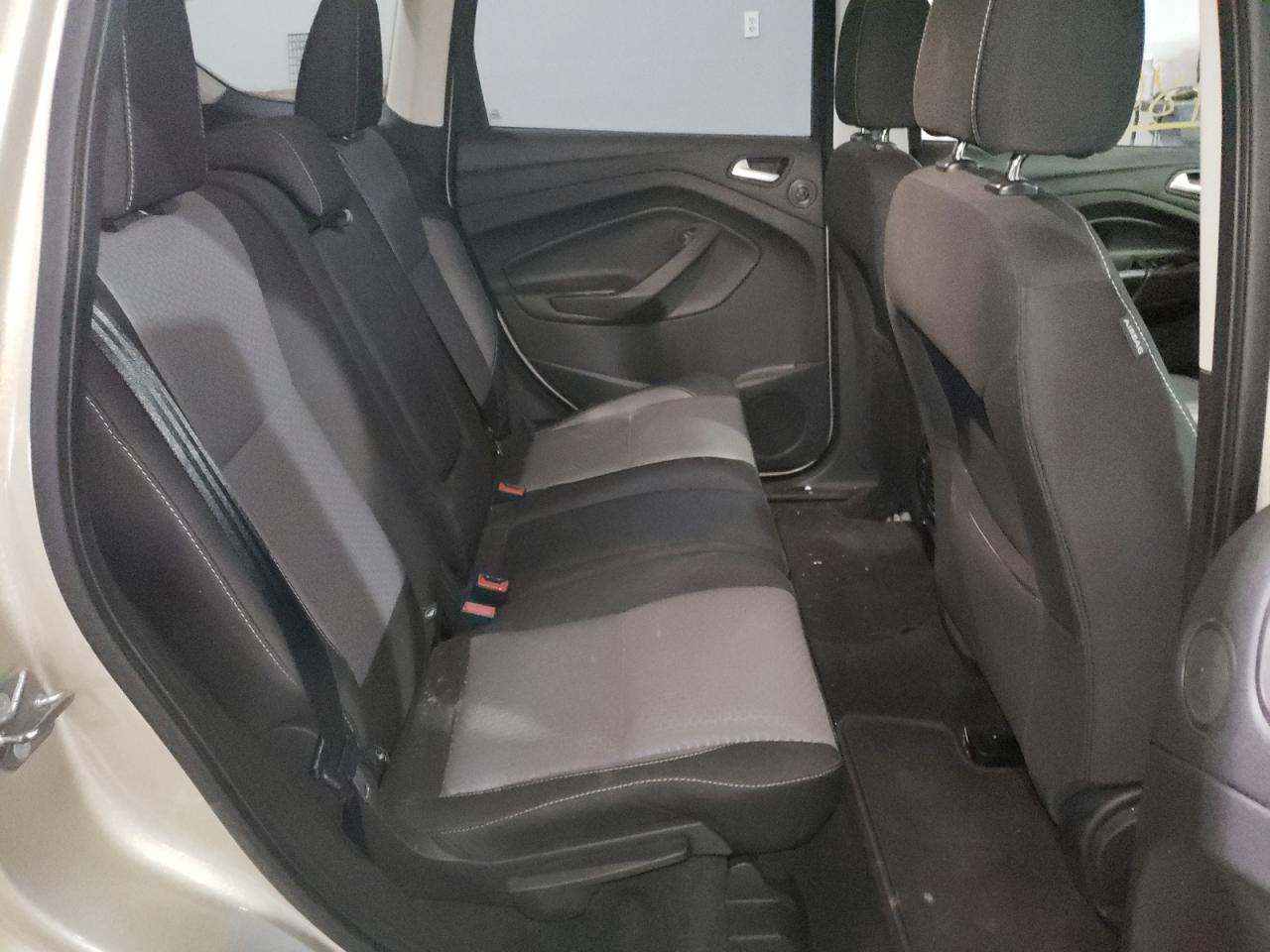 Photo 6 from auction – 2017 FORD ESCAPE SE with VIN 1FMCU9G96HUA97019