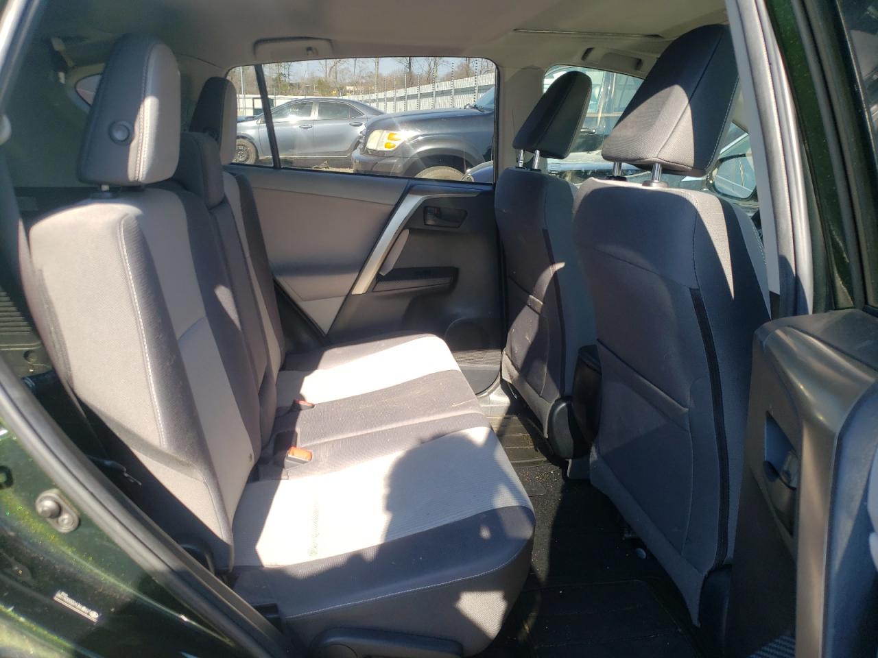 Photo 6 from auction – 2013 TOYOTA RAV4 XLE with VIN JTMWFREV0DD006199