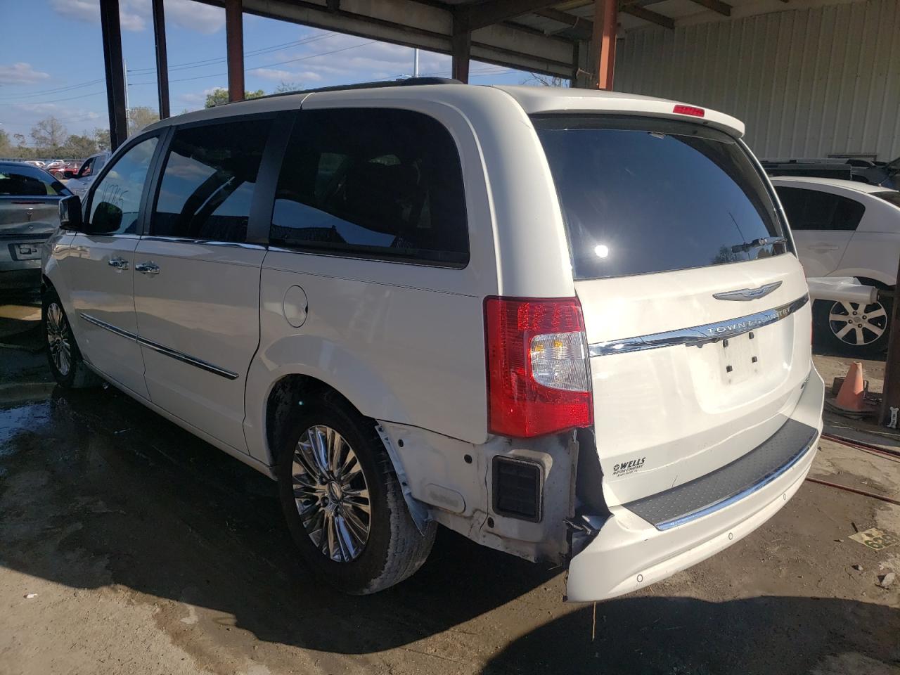 Photo 3 from auction – 2011 CHRYSLER TOWN & COU with VIN 2A4RR6DG0BR698264