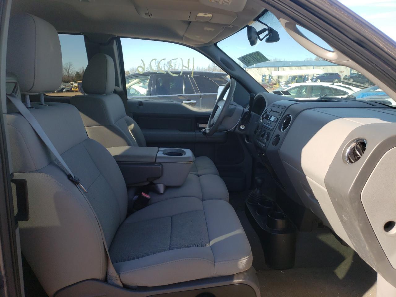 Photo 5 from auction – 2005 FORD F-150 with VIN 1FTPX145X5FA62418