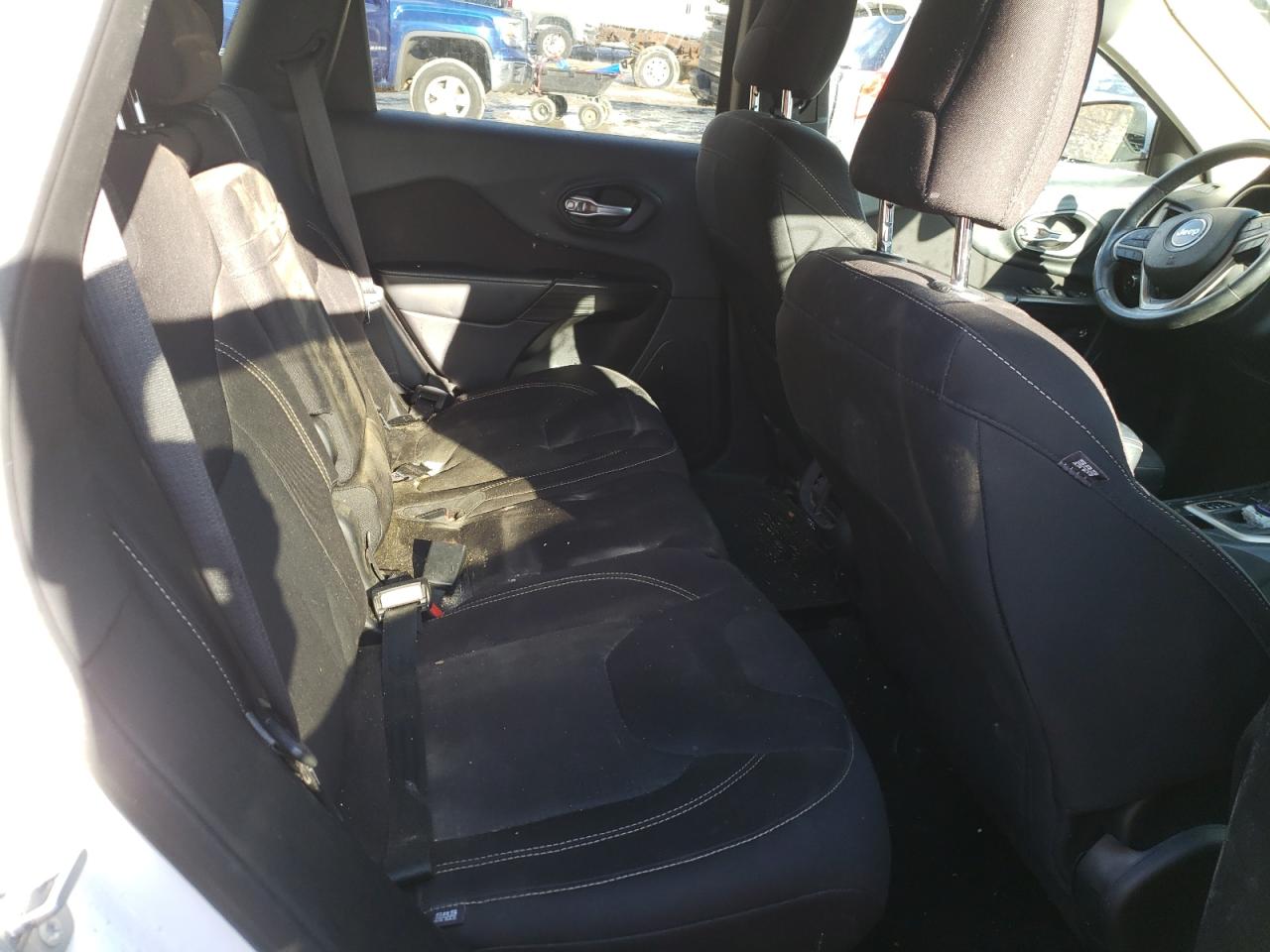Photo 6 from auction – 2015 JEEP CHEROKEE L with VIN 1C4PJMCB4FW715465