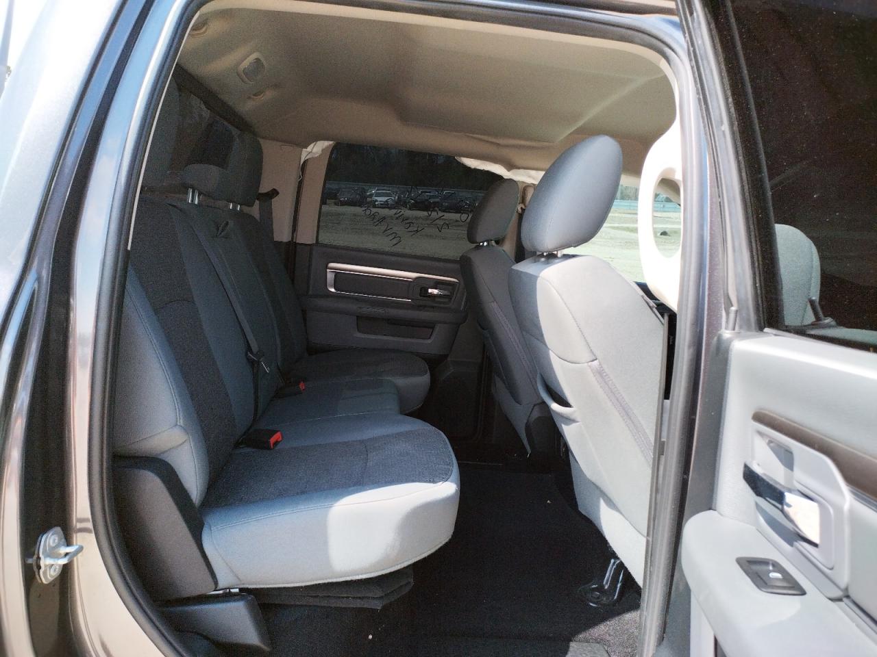 Photo 6 from auction – 2017 RAM 1500 SLT with VIN 1C6RR6LT0HS506215