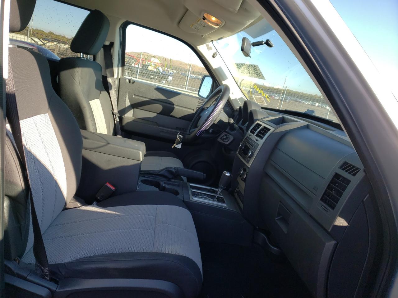 Photo 5 from auction – 2008 DODGE NITRO SXT with VIN 1D8GU28K38W244059