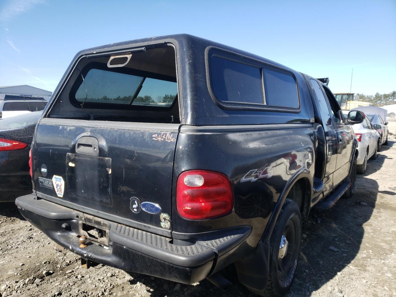Photo 4 from auction – 2001 FORD F150 with VIN 2FTRX08L01CA15240