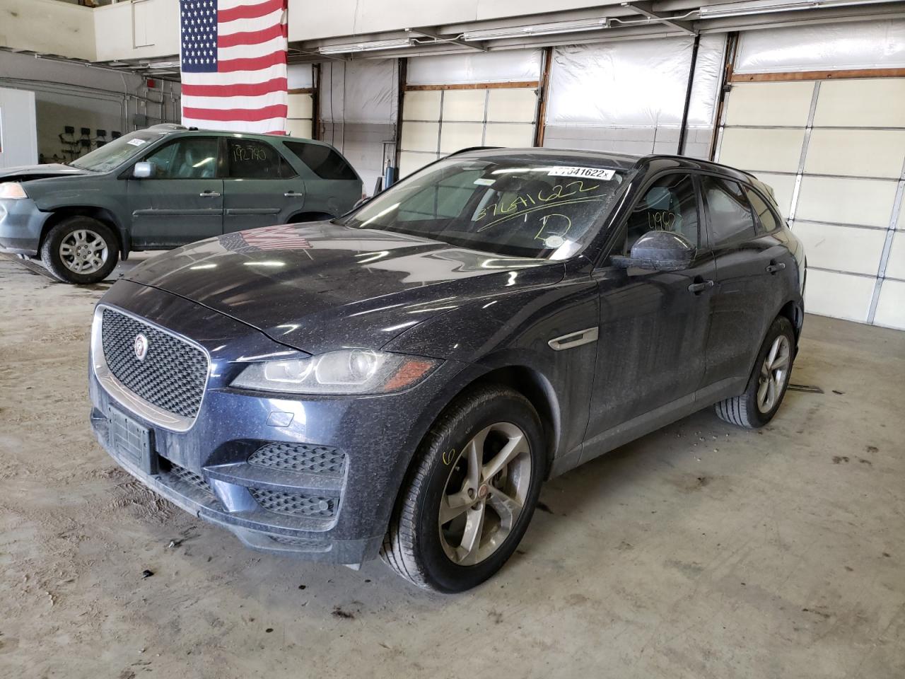 Photo 2 from auction – 2017 JAGUAR F-PACE PRE with VIN SADCJ2BV3HA891992