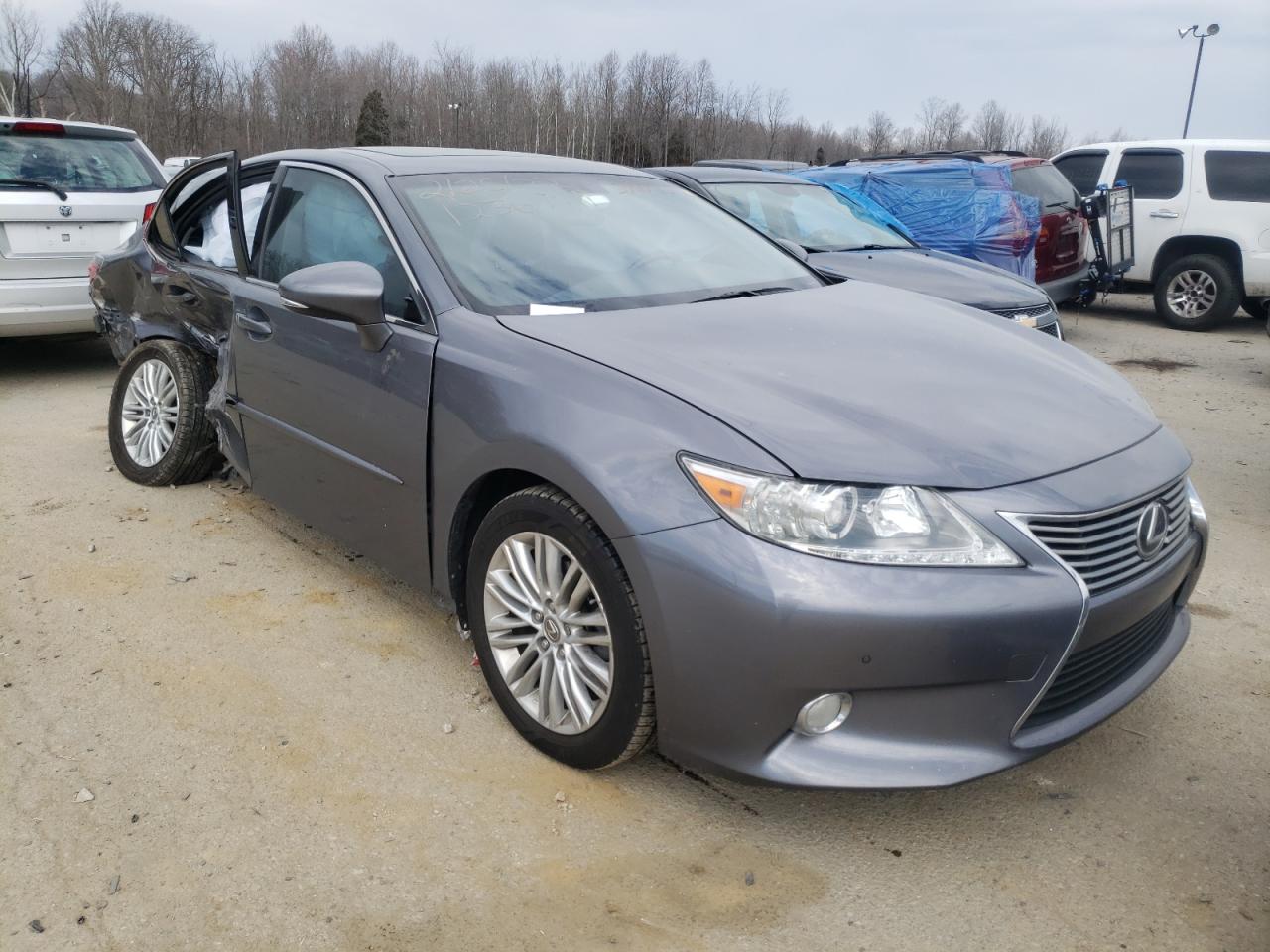LEXUS ES 350 2015 مع رقم تعريف المركبة JTHBK1GG4F2203660 - صورة من المزاد