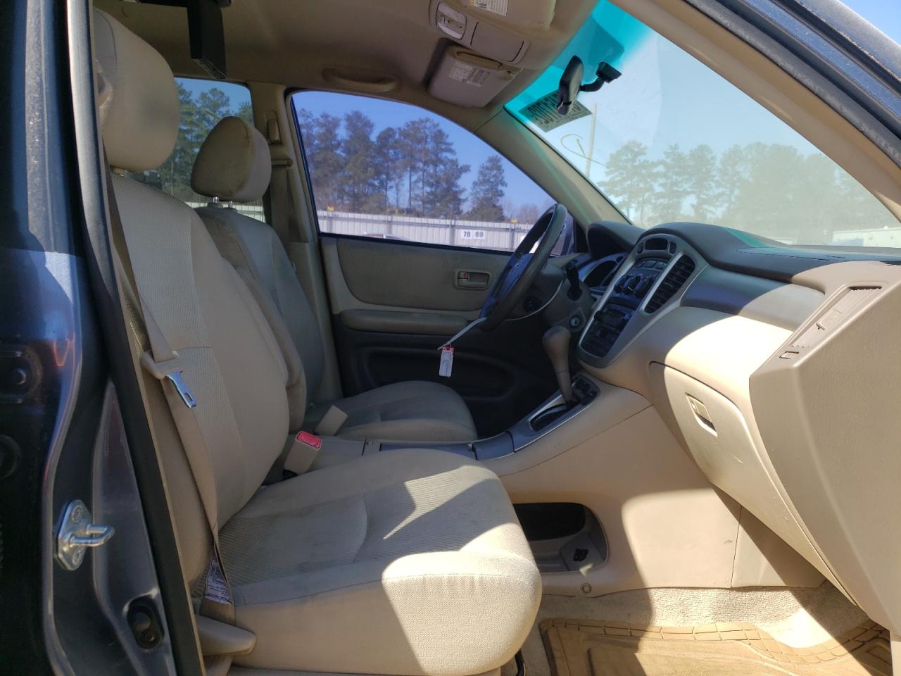 Foto 5 de la subasta – 2004 TOYOTA HIGHLANDER con VIN JTEDP21A640003681