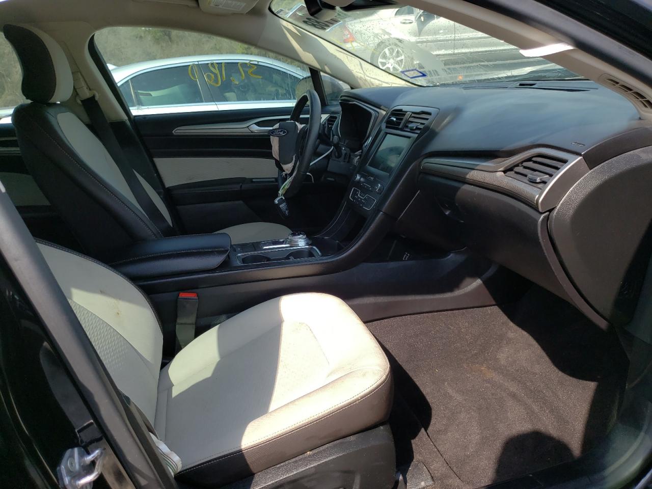 Photo 5 from auction – 2019 FORD FUSION SE with VIN 3FA6P0HD9KR170427