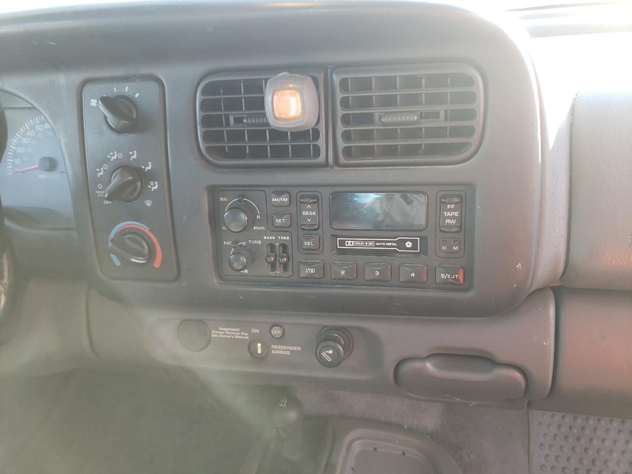 Photo 9 from auction – 1998 DODGE DAKOTA with VIN 1B7GG22X4WS527827
