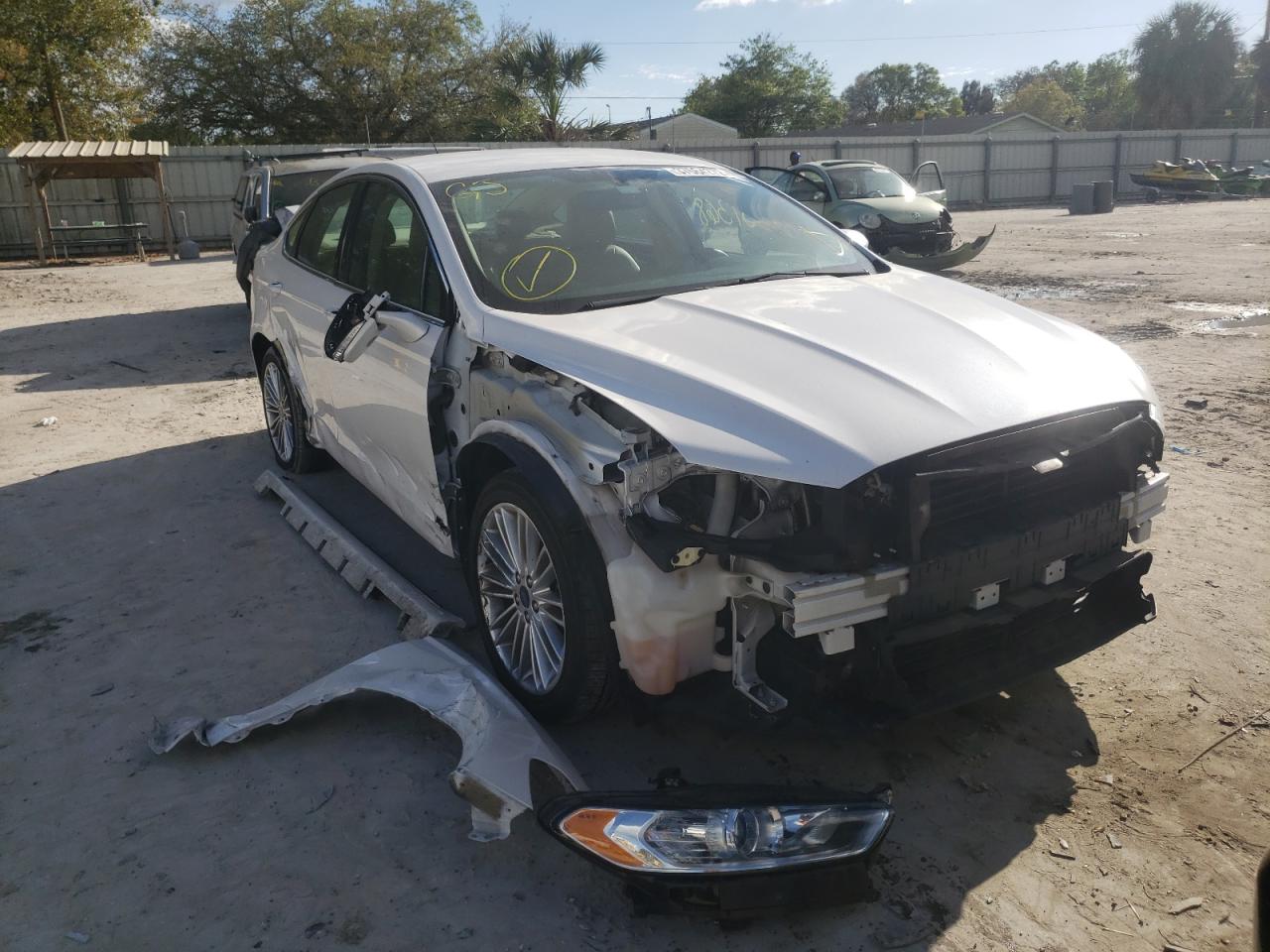 FORD FUSION SE 2016 مع رقم تعريف المركبة 3FA6P0HD3GR169832 - صورة من المزاد