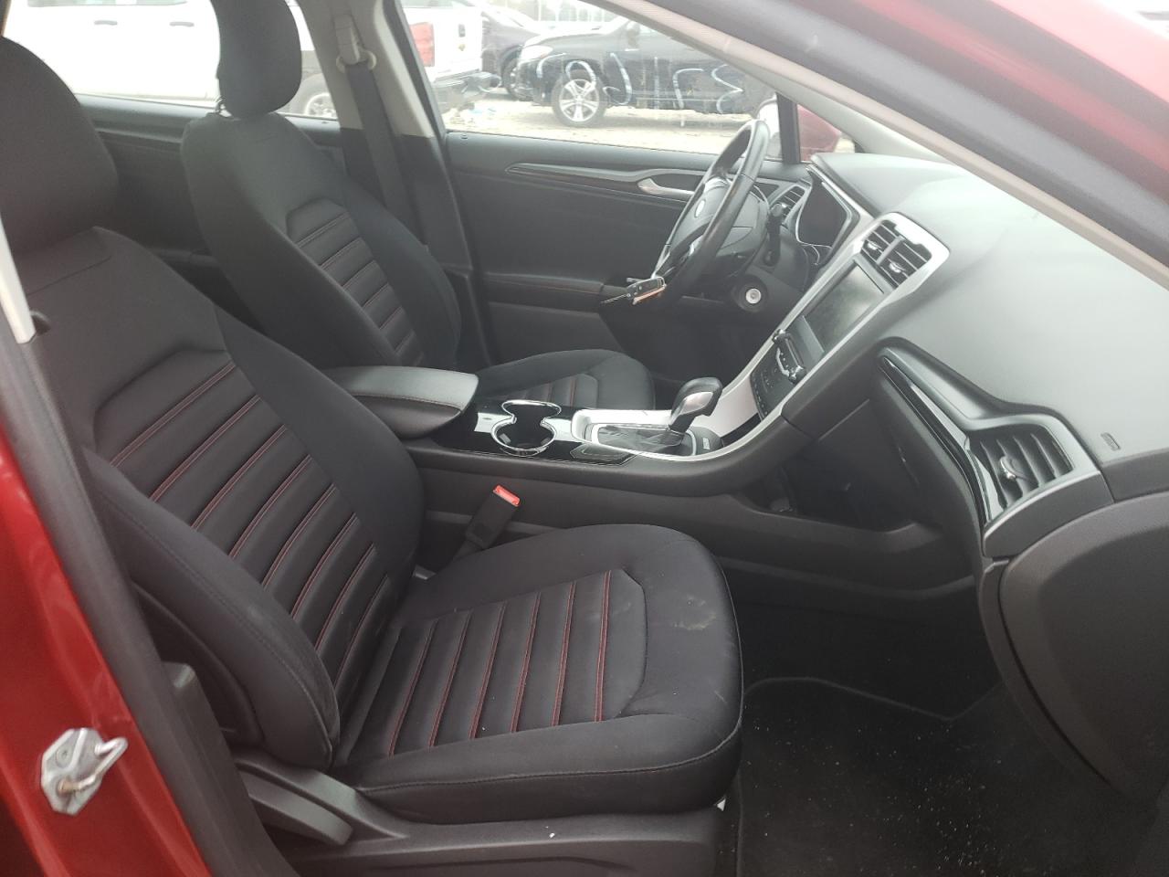 Photo 5 from auction – 2014 FORD FUSION SE with VIN 3FA6P0H98ER166403