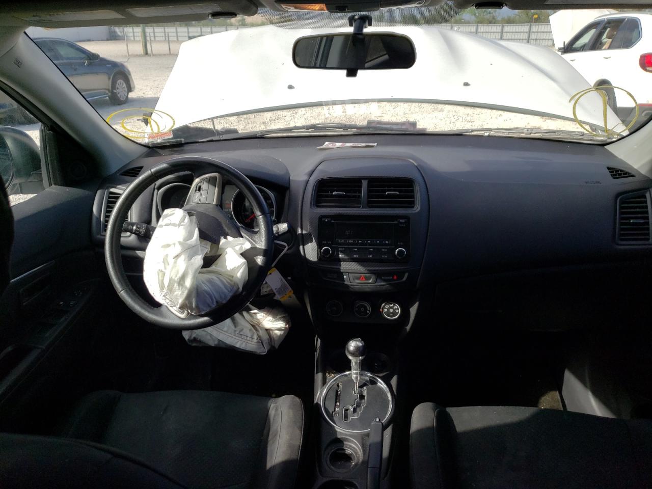 Photo 9 from auction – 2015 MITSUBISHI OUTLANDER with VIN 4A4AP3AU5FE058936