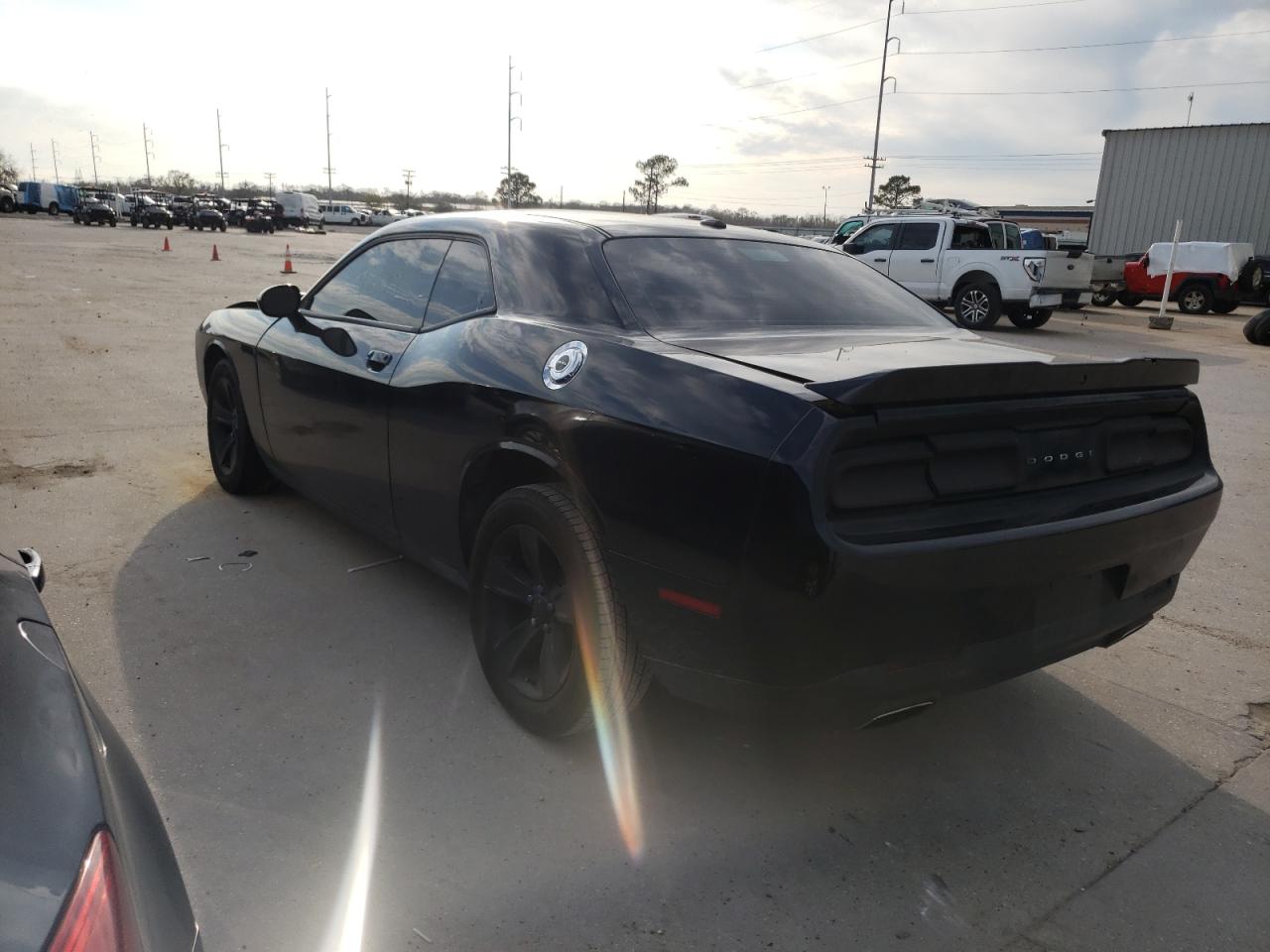 Photo 3 from auction – 2019 DODGE CHALLENGER with VIN 2C3CDZAG1KH672475