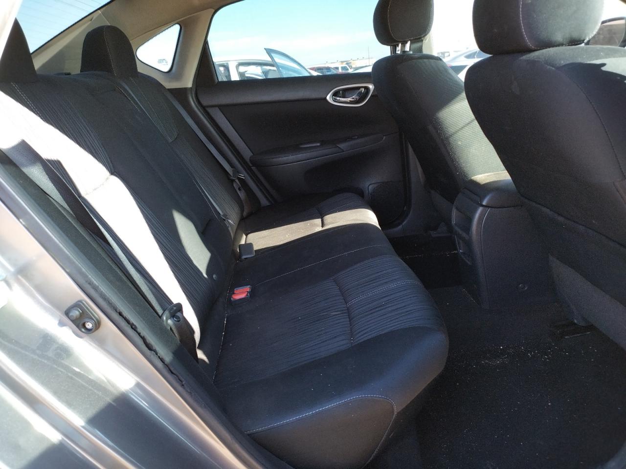 Photo 6 from auction – 2016 NISSAN SENTRA S with VIN 3N1AB7APXGL675468