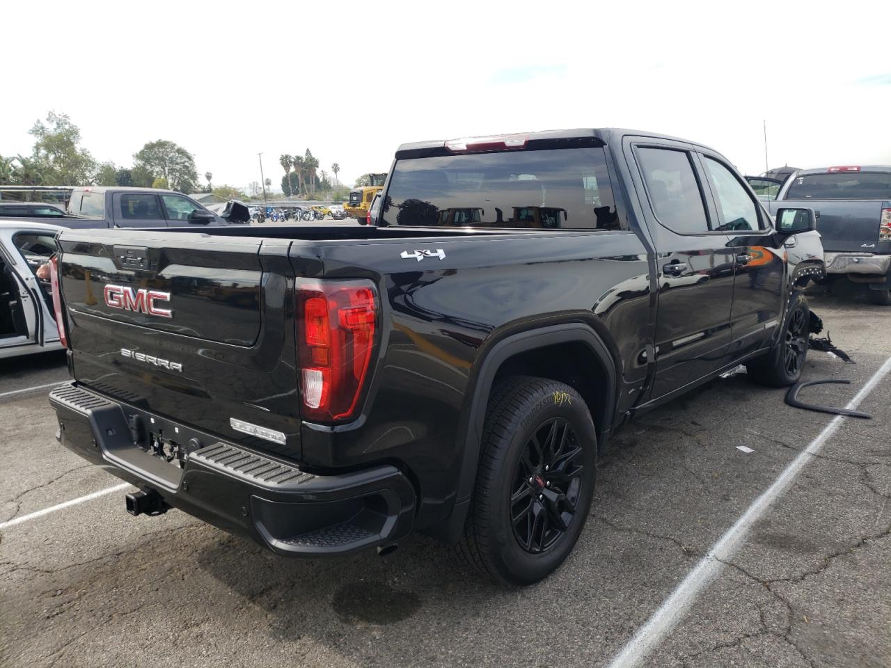 Photo 4 from auction – 2022 GMC SIERRA with VIN 3GTU9CED2NG155012
