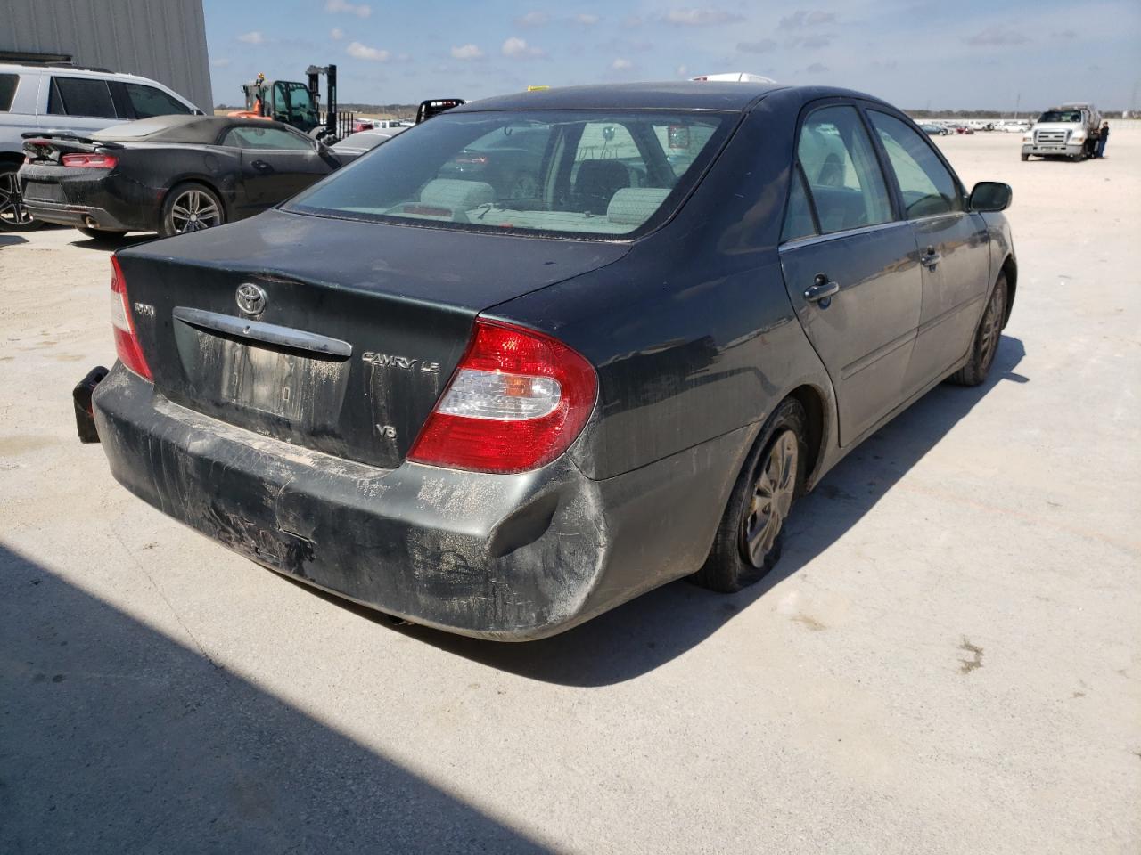 Photo 4 from auction – 2004 TOYOTA CAMRY LE with VIN 4T1BF32K14U068812