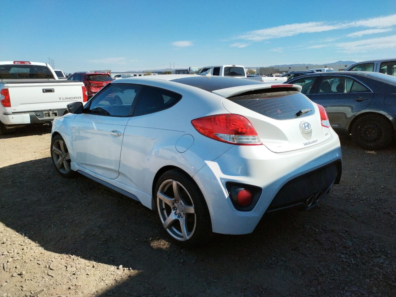 Photo 3 from auction – 2015 HYUNDAI VELOSTER T with VIN KMHTC6AE0FU239370