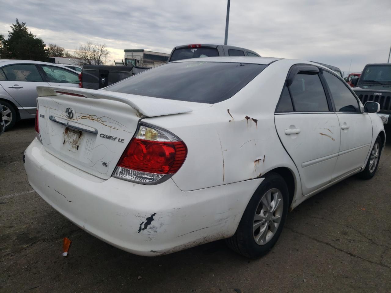 Photo 4 from auction – 2005 TOYOTA CAMRY LE with VIN 4T1BF32K05U604859