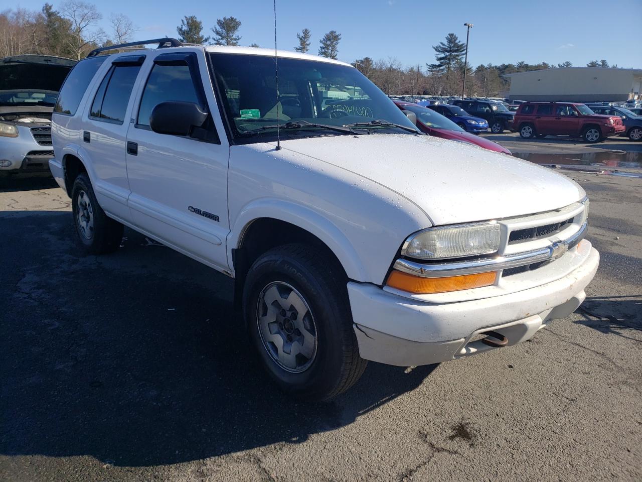 CHEVROLET BLAZER 2002 with VIN 1GNDT13W12K142418 - Photo from auction