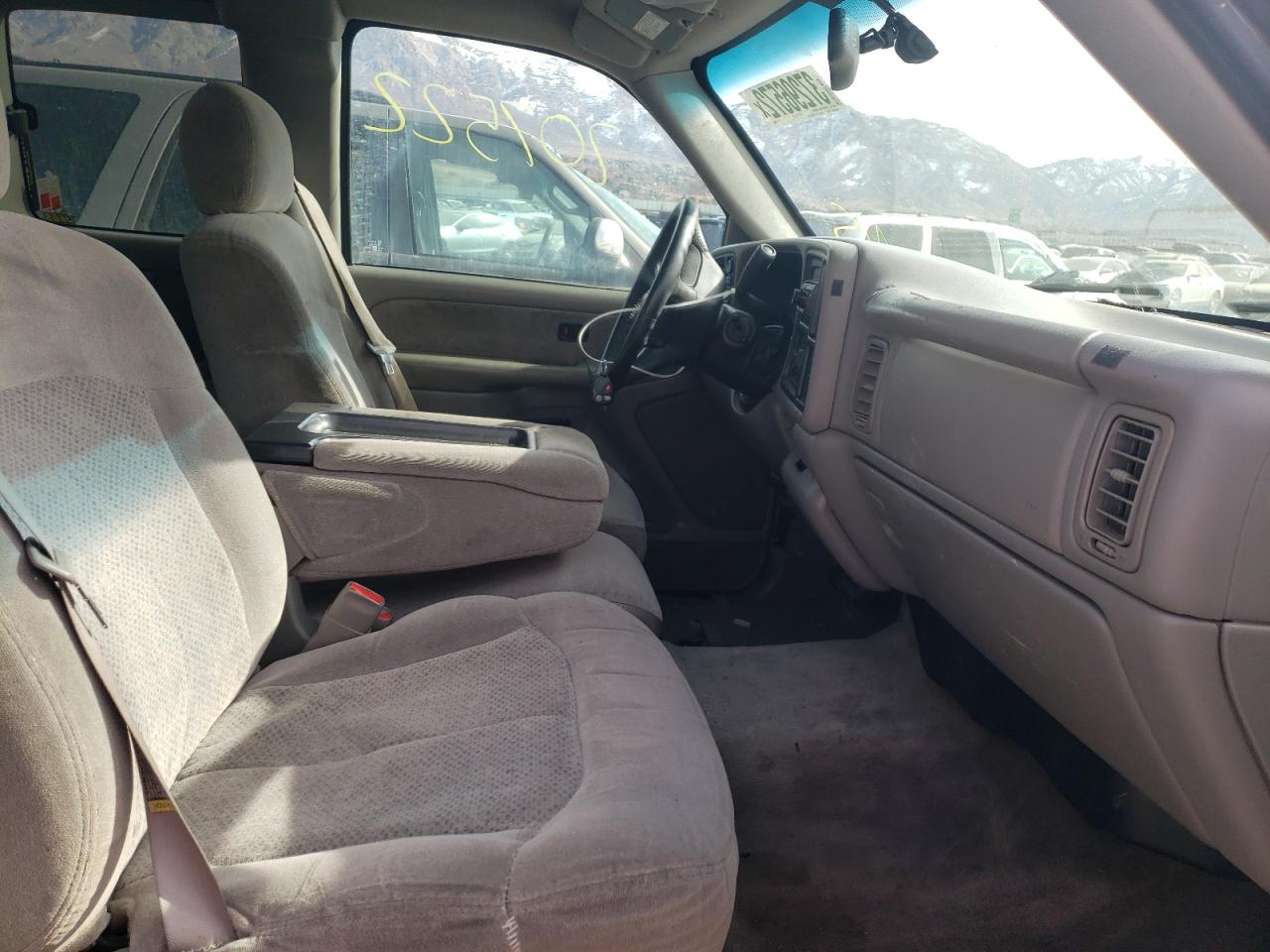 Photo 5 from auction – 2000 CHEVROLET SILVERADO with VIN 1GCEK19T3YE325503