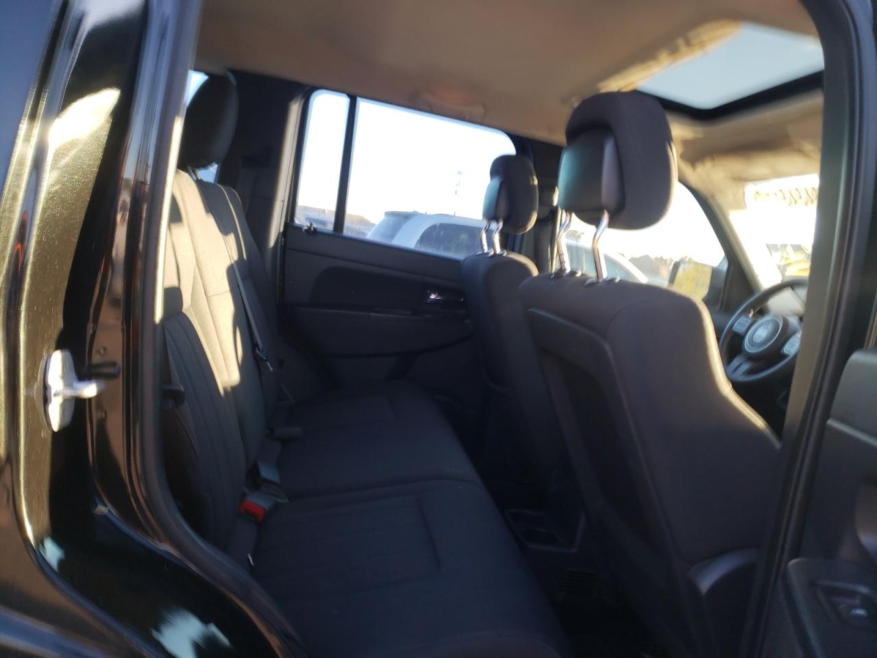 Photo 6 from auction – 2012 JEEP LIBERTY SP with VIN 1C4PJMAK2CW102209