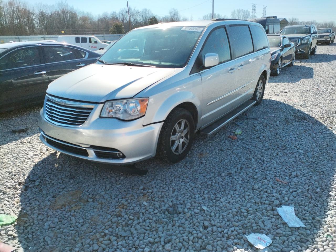Photo 2 from auction – 2012 CHRYSLER TOWN & COU with VIN 2C4RC1BG6CR386237